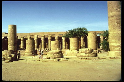 Колоны древних памятников культуры