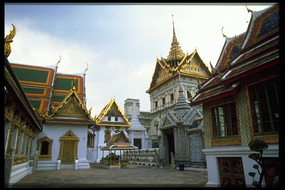 Двор храма