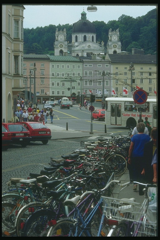 Austrija. Miesto centras. Parkavimo dviračių