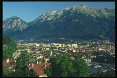 Austrija. Miestas kalnuose