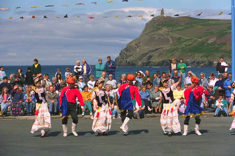 Festivalen med dans ved floden