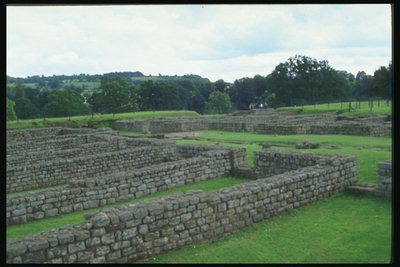 Раскопки древних поселений