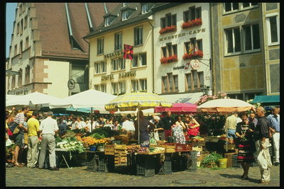 Рынок свежих овощей и фруктов