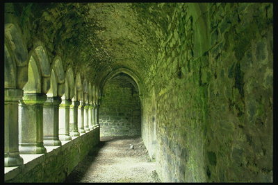 Длинными коридорами крепости