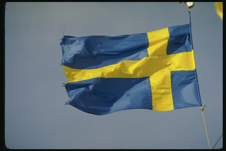 Флаг Швеции на ветру