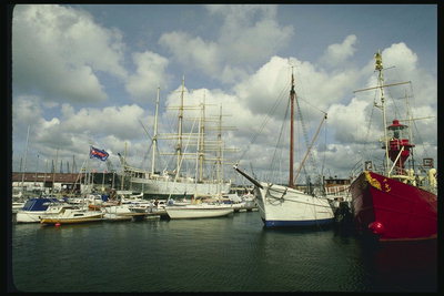 Корабли в порту