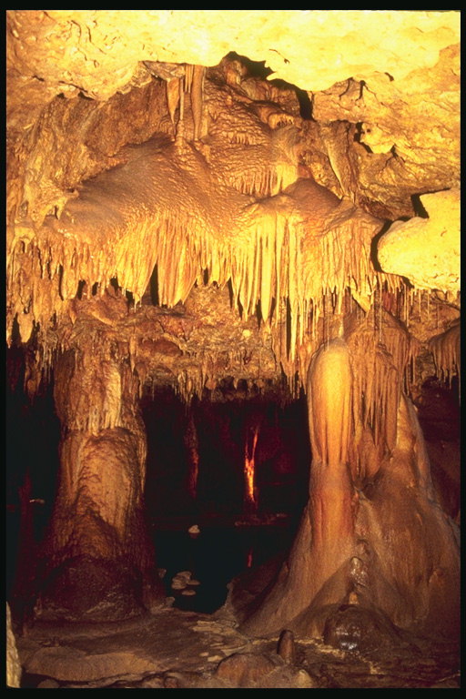 Пещерные помещения