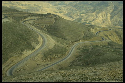 Змейка дороги в горном регионе