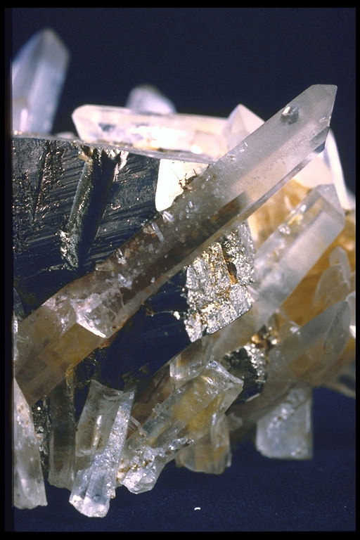Острые грани кристалла
