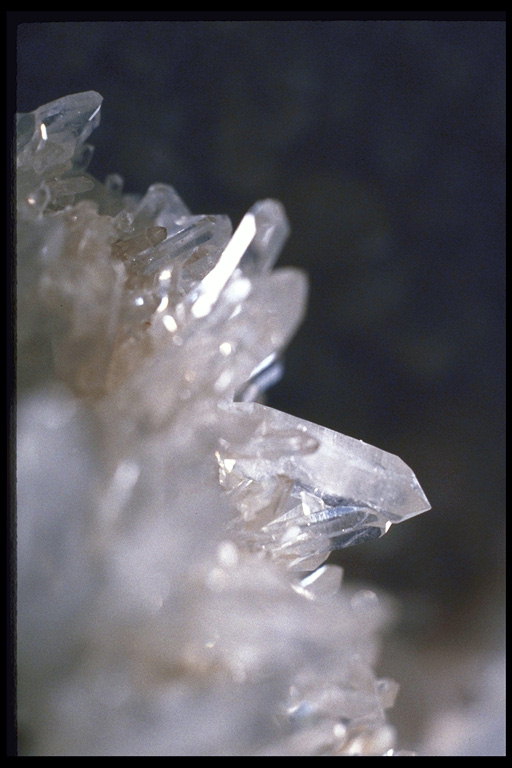 Колючий шар кристалов