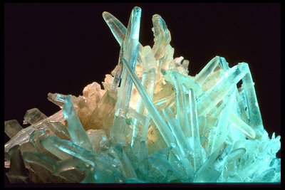 Голубой тон кристаллов