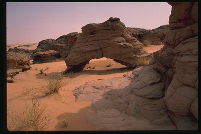 Rocks hasonló sivatagi barlang
