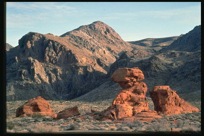 Долина камней и скал
