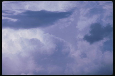 Сиреневые конфигурации облаков