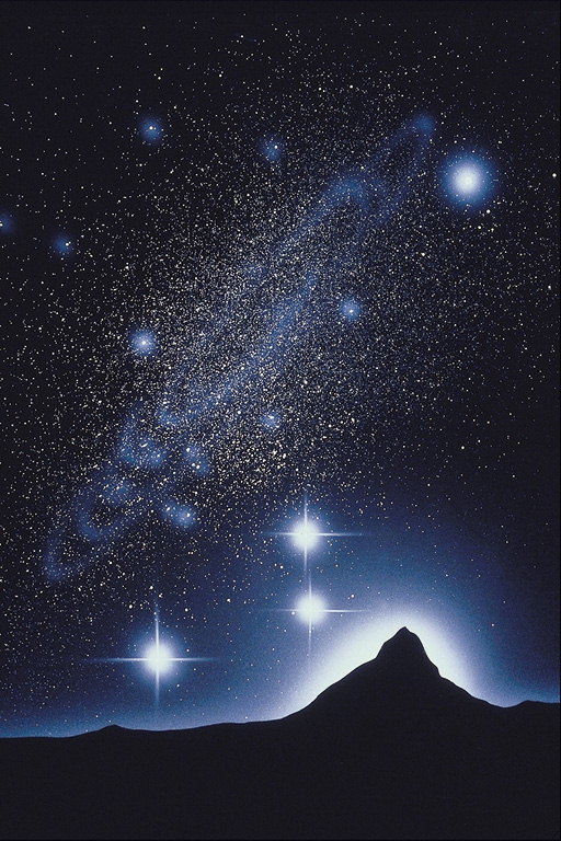 Звездное небо на фоне гор