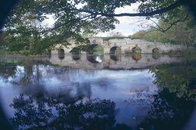 Старинный мост на реке