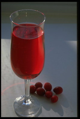 De vino con uvas de color de rosa