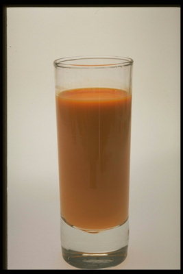 Un pahar de suc de morcov