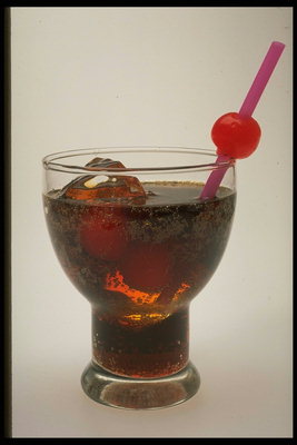 קוקה קולה עם קרח