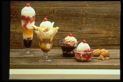 Десерты с джема и мороженого