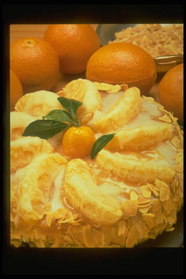 Пирог с целыми дольками апельсина и хлопьями