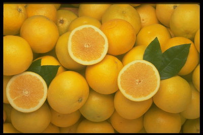 Ярко-желтая цедра лимонов