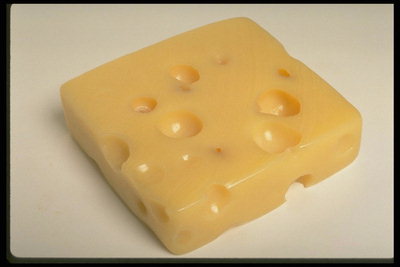 Светло-желтый сыр