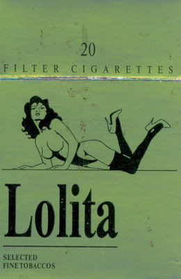 Пачка сигарет зеленого цвета LOLITA Сс изображением полуобнаженной девушки