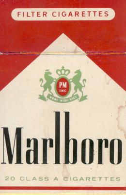 MARLBORO сигареты. Пачка с красным рисунком . Эмблема с рисунком лошадей