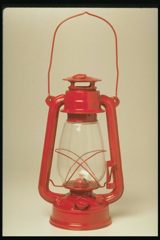 Газовая лампа темно-красного цвета