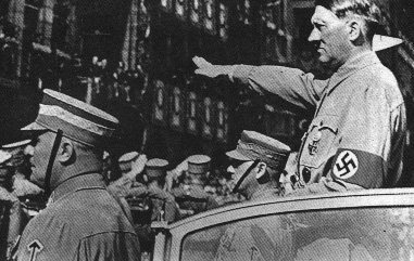 Гитлер на параде