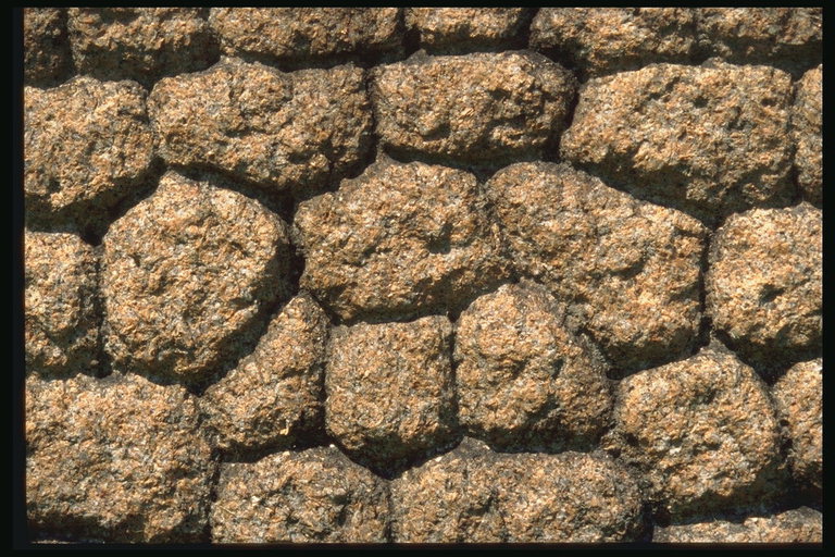 Камни разнообразной формы