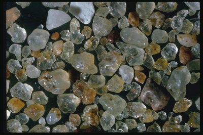 Камни с непрозрачной основой