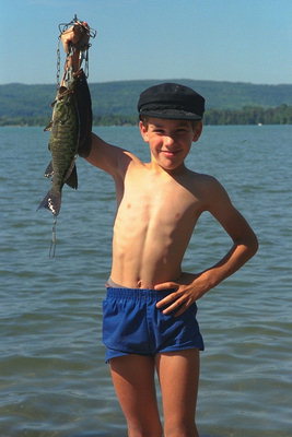 Dreng på søen