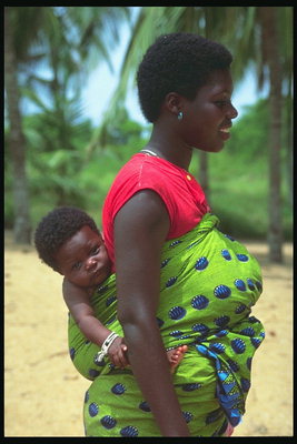 Black maminka s dítětem