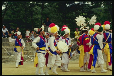 Carnaval. Los músicos vestidos con trajes folklóricos