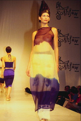 Διαφανής φόρεμα-μανδύα