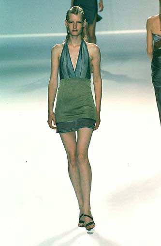 Satin-Kleid mit einer Ober-und Unterseite mit einer dünnen transparenten Gewebe