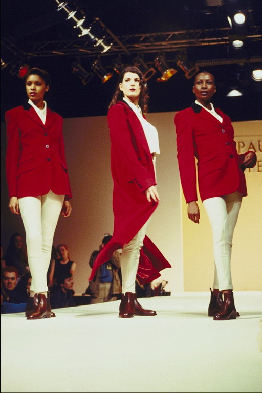 Λευκή παντελόνια και σακάκια Crimson