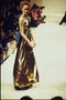 Платье с отрезным верхом золотистого цвета