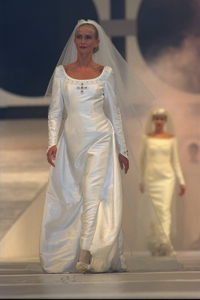 فستان الزفاف والحجاب