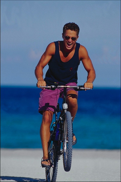 Uomo con le biciclette