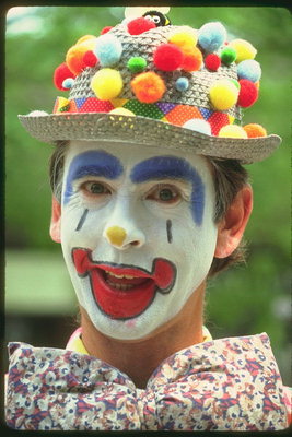 Clown i en vacker hatt