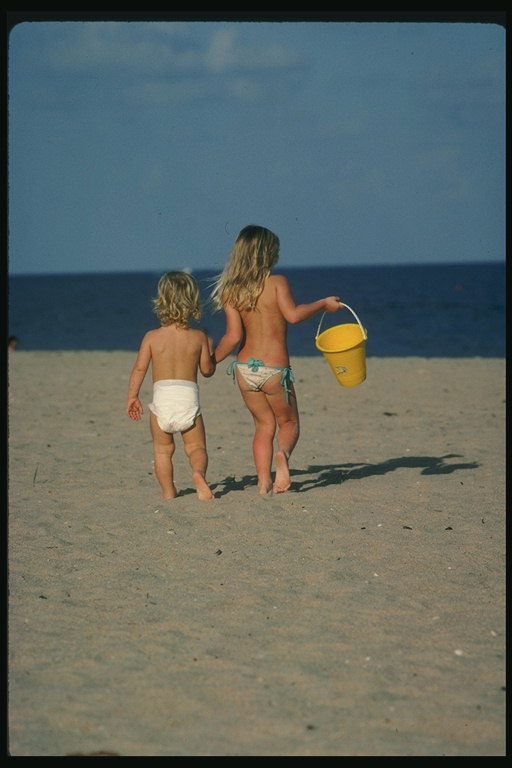 Çocuklar plaj