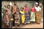 Жители африканских поселков
