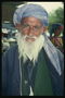 Gray-bradati mož v modrem turban