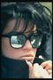 Девушка в черных солнцезащитных очках