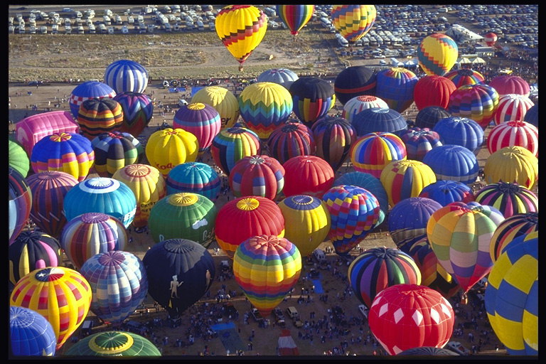 Jogo de cores no campo de balões