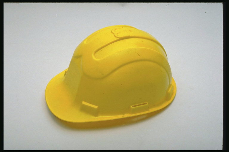 O casco de seguridade, o constructor, o instalador