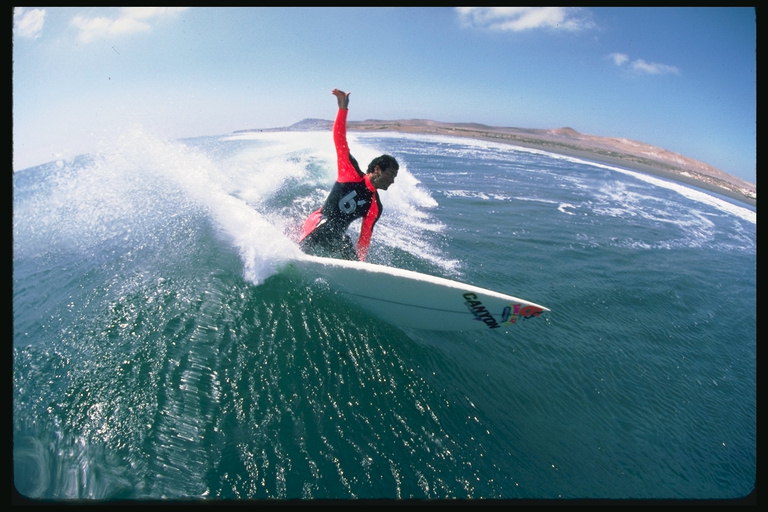 Udførelse af gymnastik stunts på Surfboard - daglige opgaver surfer